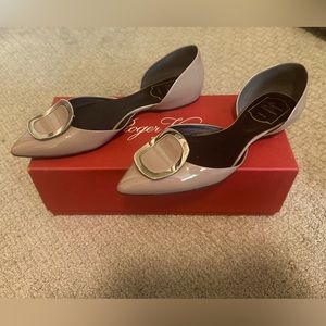 Roger Vivier Dorsay Sexy Choc Beige Tan Patent Leather Flats EU 38 / 8